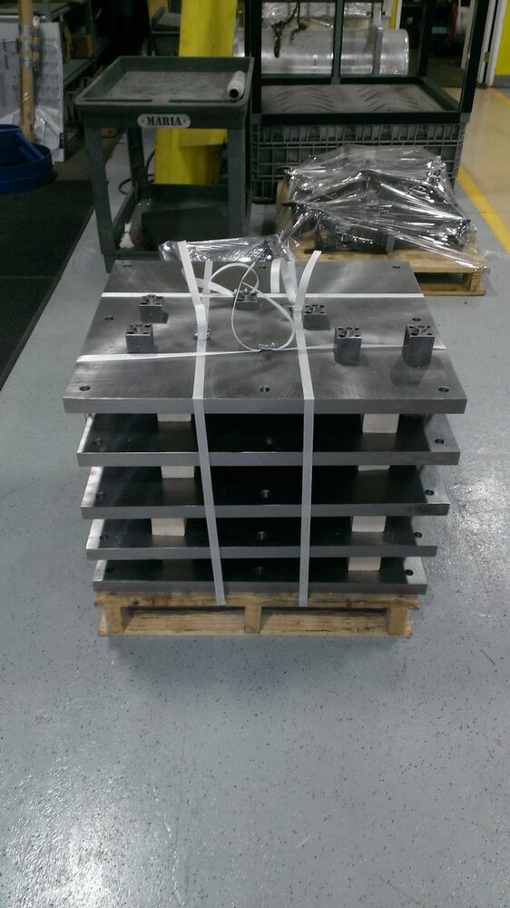 Landing-gear fixture plate