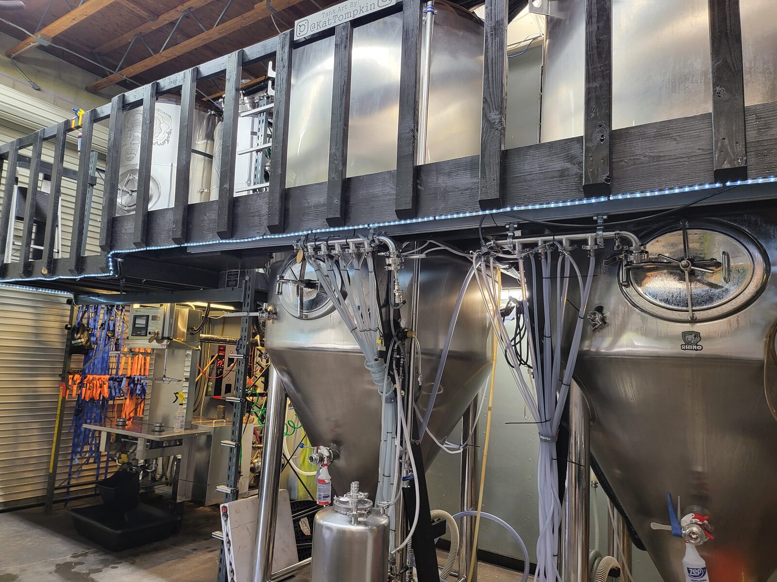 Conditioning tanks and process lines