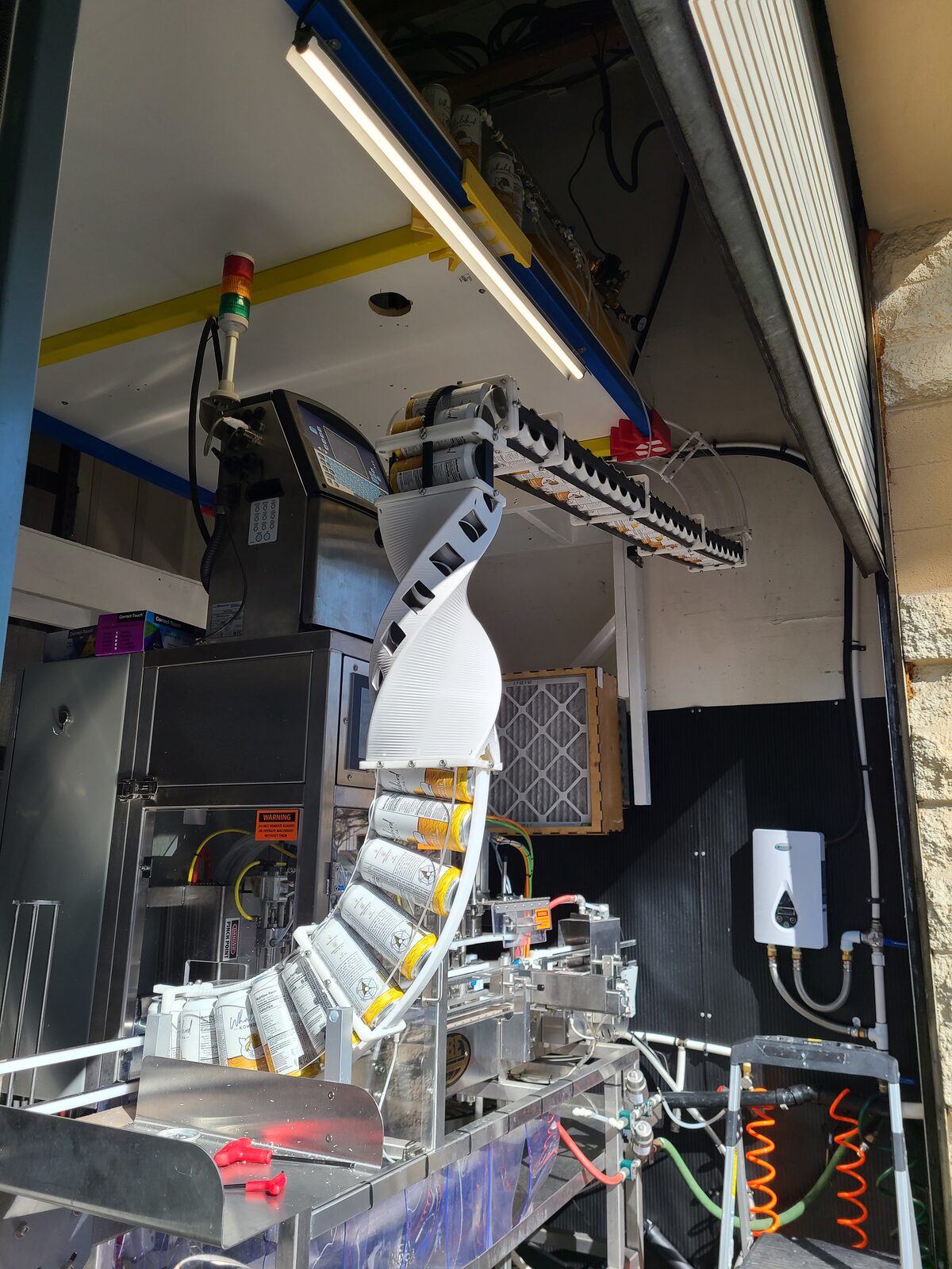 The lid feed system