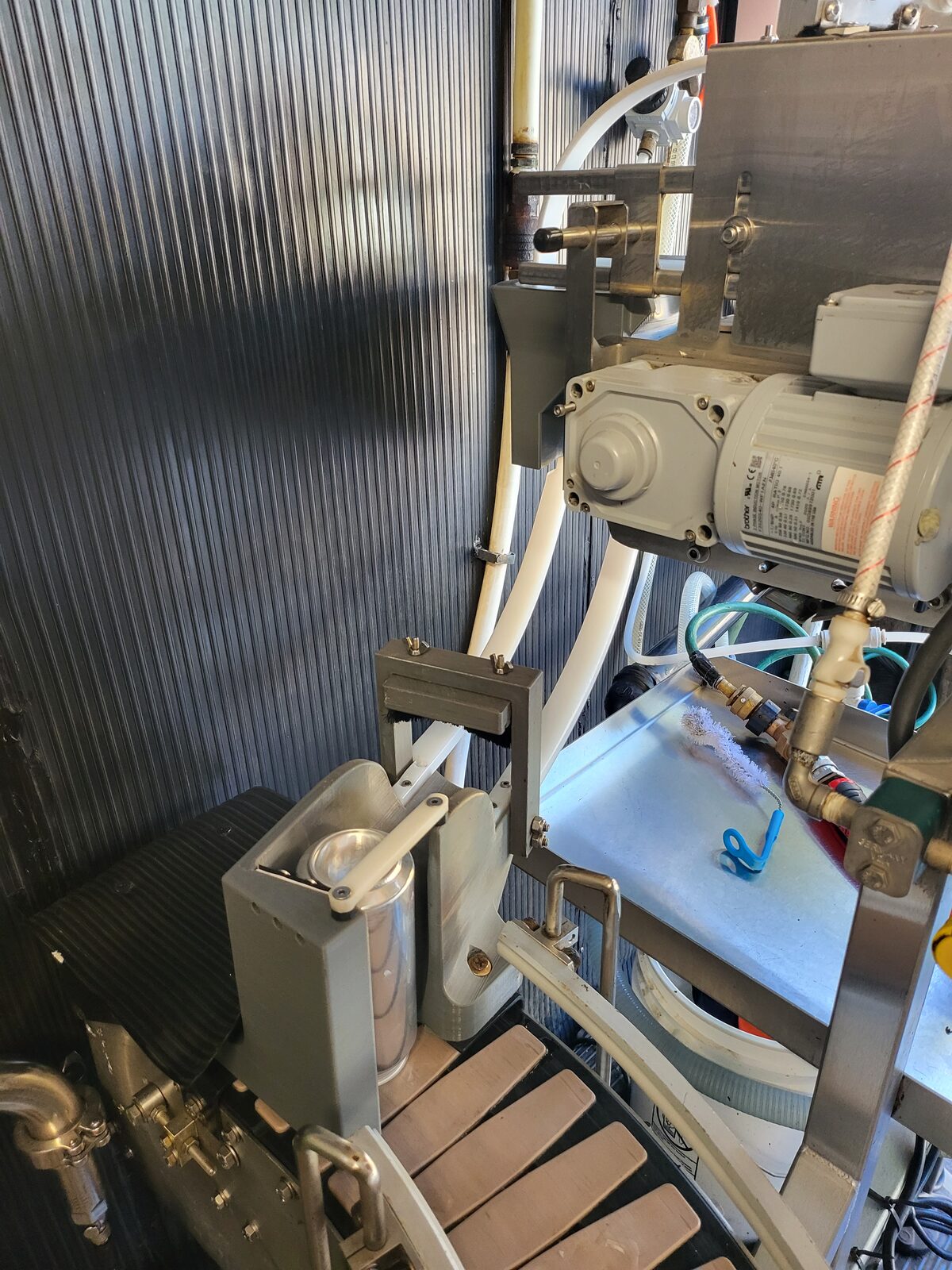 The labeling station