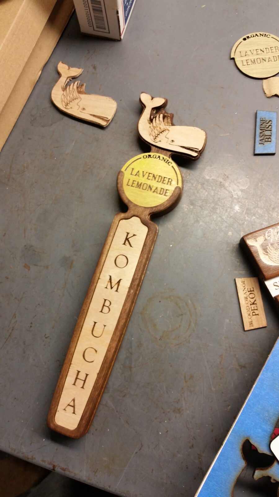 Assembling handles with flavor discs